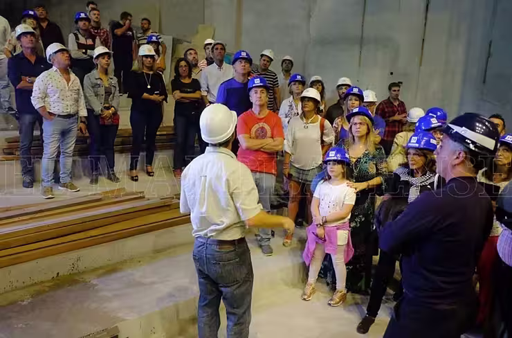 Distinguidos periodistas resaltaron las obras en el Teatro Tronador
